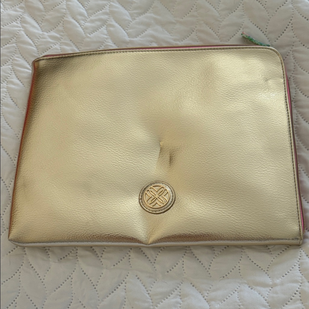 Nwt Lilly Pulitzer Gold Travel Organizer Lap Top Bag